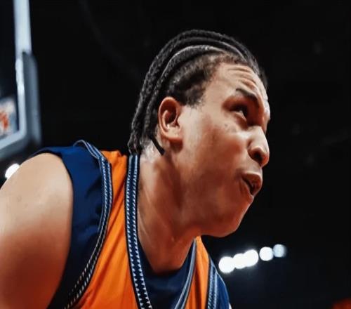 上海大勝廣廈！李弘權(quán)+三外齊爆，王哲林穩(wěn)輸出，張鎮(zhèn)麟喜憂參半