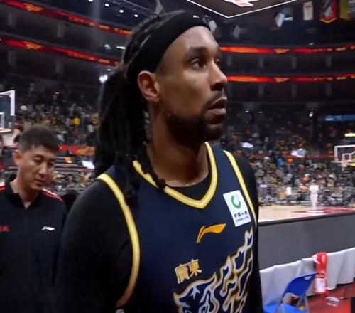 加時賽超遠三分壓哨絕殺！廣東主場爆冷惜敗浙江，徐杰22分難救主