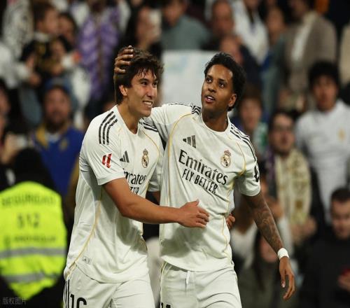 西甲最新積分戰報姆巴佩“替身”3球皇馬追巴薩馬競無力回前3