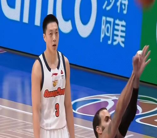 救火！廣東最適合的第5外援曝光，“三冠鋒線”有望被杜鋒召回