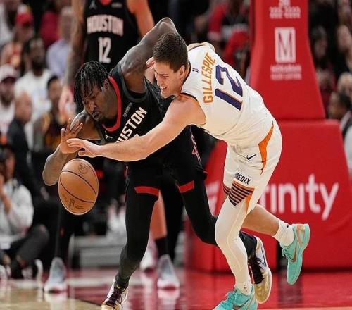 進(jìn)攻端的威脅度實(shí)在是太低了，火箭鋒線新援還是沒有辦法找回手感