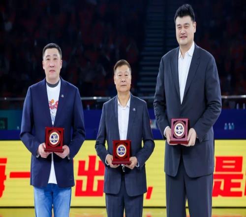 【迎潮而立】30歲生日夜！上海男籃大勝衛冕冠軍，豪取聯賽七連勝！