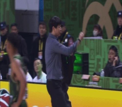 CBA罰單：邱彪失當行為停賽2場+罰款6萬翻譯薛飛罰款2萬