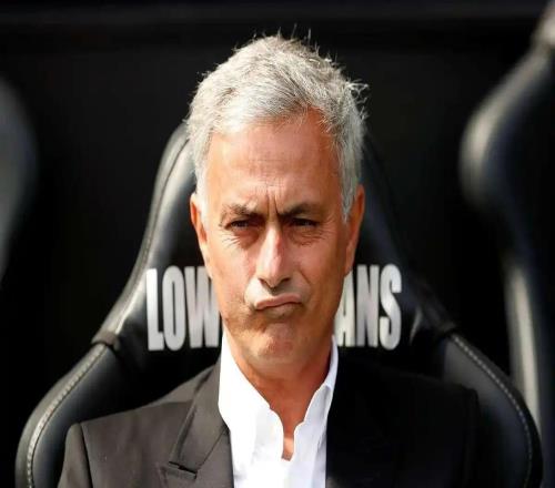 霍華德覺得阿莫林汲取了穆帥的部分經驗，多古值得一份大合約