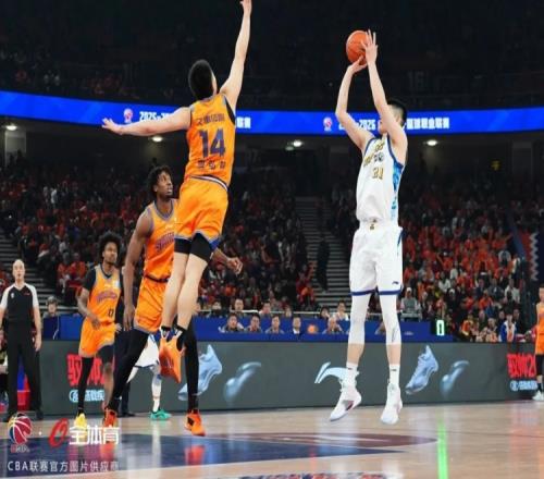 浙江方興渡客場遭遇上海久事挫敗胡金秋貢獻22分4籃板朱俊龍遺憾傷退_CBA直播