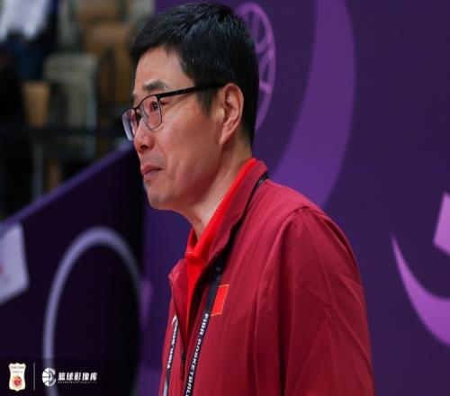 郭振明認為中國女籃肩負著在奧運會上獲得獎牌的光榮與艱巨使命_CBA直播