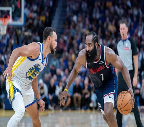 哈登沒打！勇士半場落后4分，庫里14分4助2搶斷盡力了！