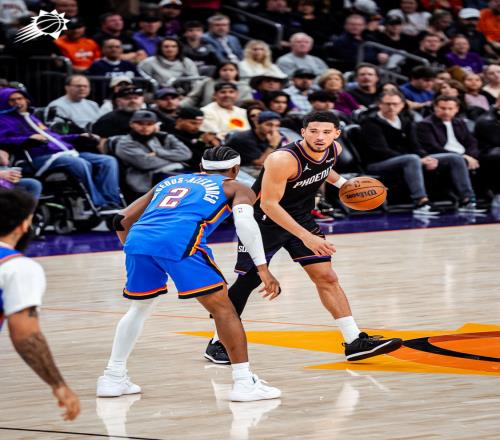 三人20+太陽終結雷霆4連勝，布克24+6+9送三分絕殺亞歷山大25+6