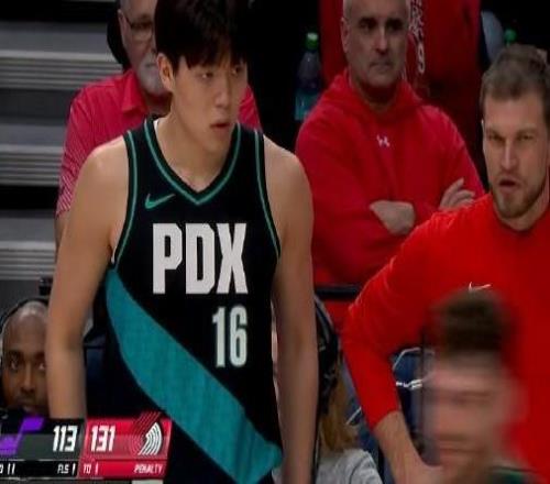 僅在垃圾時(shí)間上場2分鐘，楊瀚森1中1得4分，罰球2中2正負(fù)值+2