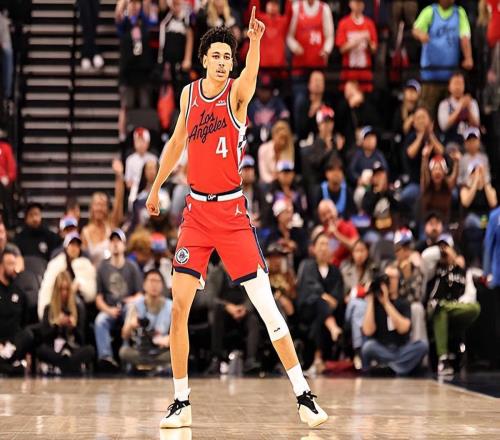 面對庫里砍20+7，三分命中率39%，二輪秀又如何他已成快船新太子