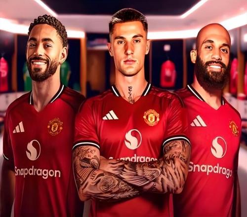 喜訊！成都蓉城三位新援首次同時(shí)亮相訓(xùn)練基地，未來將攜手挑大梁