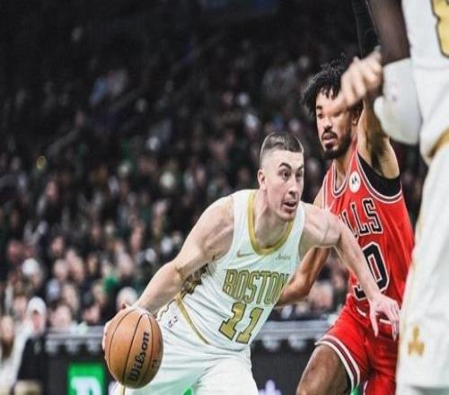 杰倫布朗24中6，普理查德21+6+5西蒙斯替補27分，綠軍大勝公牛