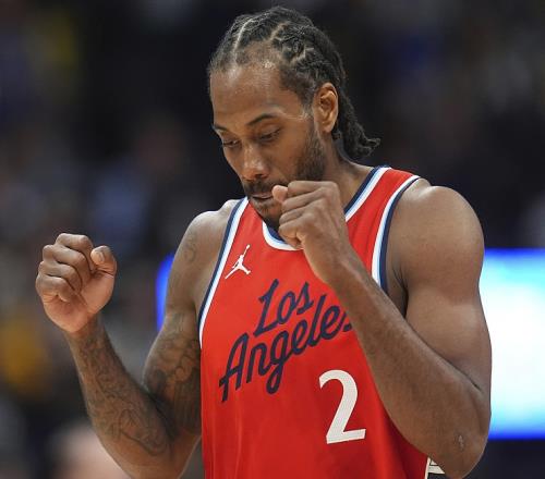 科爾2T+庫里6犯！勇士1分惜敗，主裁把話挑明，小卡拒絕接受采訪