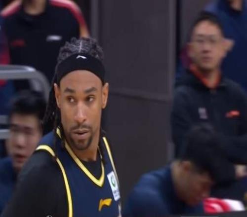 震驚！廣東隊加時被絕殺，徐杰努力無果，杜鋒失望不已！