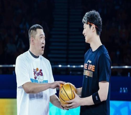 傳奇重聚主場，上海男籃生日夜取得七連勝