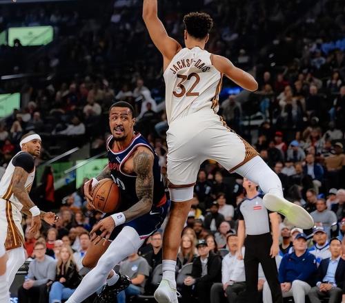 勇士慘敗！科爾遭驅逐，庫里6犯離場，倫納德24+12，哈登因傷缺戰