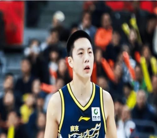 約克超遠壓哨三分絕殺，浙江稠州贏得精彩，廣東男籃輸得不冤