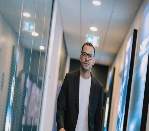 藍軍新帥羅塞尼爾何許人也風格多元不拘泥控球，擅長調教年輕人