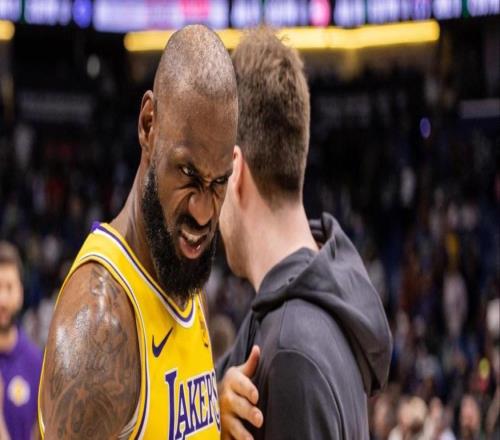 東契奇歌頌詹姆斯：他效率太高了！是詹姆斯一己之力帶隊逆轉！