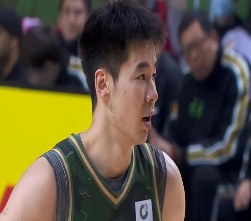 CBA四冠王擊敗聯盟黑馬，賽后數據一覽，贏球最大功臣不是外援