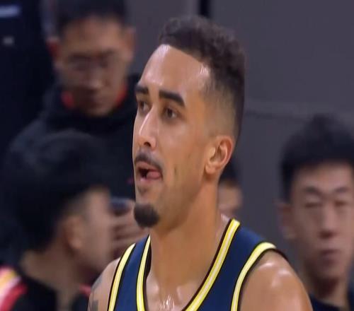 廣東110105險(xiǎn)勝深圳！球員評(píng)分：4人滿分，3人良好，1人不合格