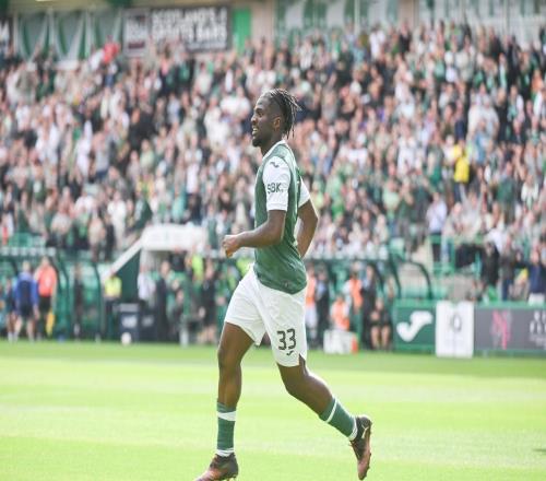 喜訊！山東泰山隊(duì)有望引進(jìn)蘇超大牌中衛(wèi)，球迷卻不看好，充滿隱患