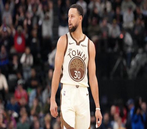 勇士隊(duì)庫(kù)里被問(wèn)及他在NBA的成就，庫(kù)里給出了一個(gè)強(qiáng)有力的回答