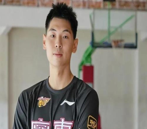 CBA最新消息！北控男籃更換教練，湯普森被裁掉，崔永熙跟隊訓練