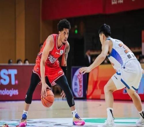 前行無畏丨CBA常規賽第十一輪戰勝新疆，斬獲三連勝&新年第一場主場勝利！