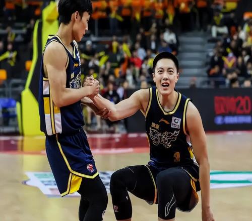 CBA常規賽今晚賽程：廣東深圳上演德比，上海PK青島沖擊8連勝