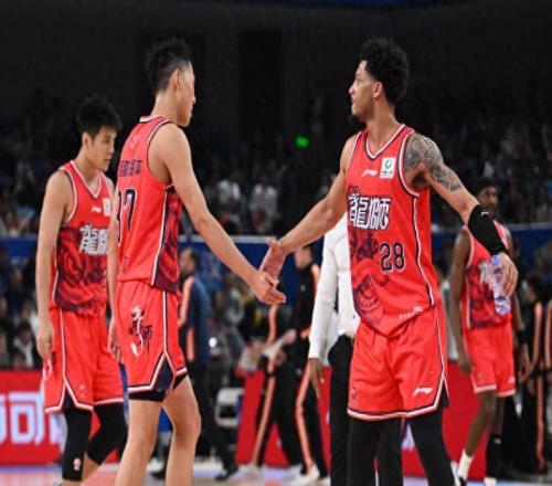 蓋帽第1，洋帥質問CBA“他為何不是最佳防守隊員”，無意打臉杜鋒