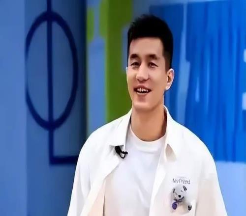 郭艾倫無限期休賽并非家里有事，而是這一原因，遼籃太明智了