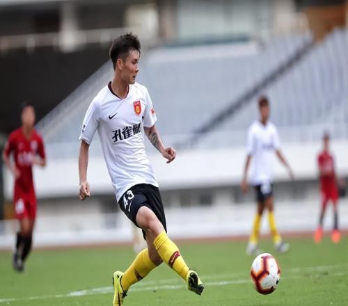 20歲踢中超，25歲討薪！從中超主力到討薪網(wǎng)紅！任威自嘲欠薪體質