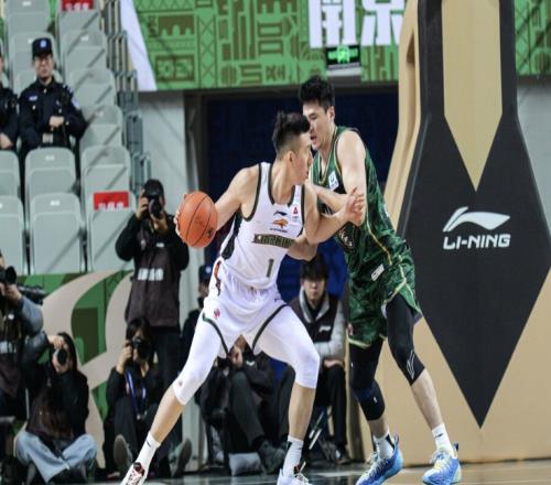 打出生涯次佳一季面對趙柏清僅9中2，遼籃頂薪內(nèi)線還需再硬一點