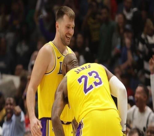 詹姆斯談東契奇：他是我們的建隊核心應主動圍繞他調整戰術