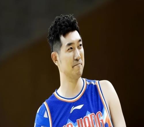 首發上吳冠希，首節就落后18分，代理主教練姜正秀賽后才知道后悔