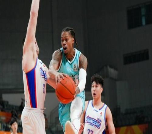 CBA最新消息！托馬斯加盟北控男籃，青島裁掉約瑟夫楊