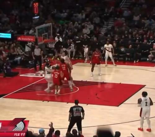 拓媒評論楊瀚森的扣球要是能夠進的話，可能會引發巨大的反響，同時摩達中心也該進行翻新了_NBA直播