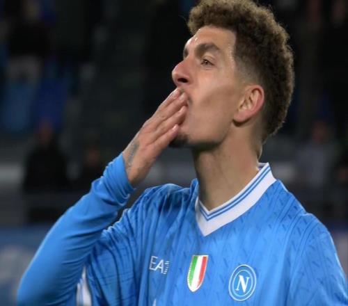 1819賽季至今迪洛倫佐意甲20球30助攻，五大聯賽后衛第三人