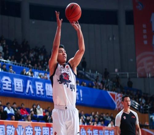 山東男籃的外線，該不該有陳培東的位置