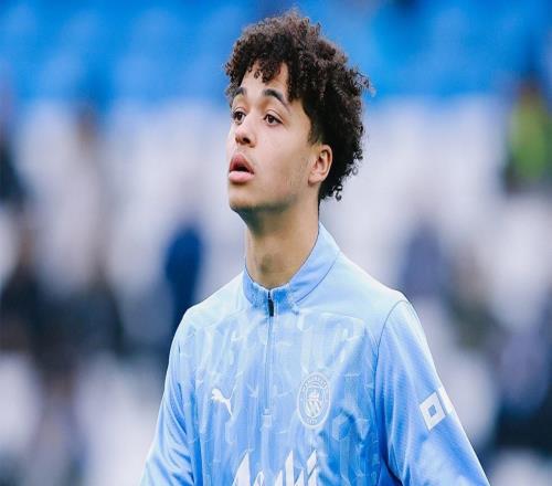 救火隊員，阿萊恩被曼城召回后立即首發迎來一線隊首秀