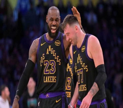 湖人隊勒布朗詹姆斯力挺東契奇，展現(xiàn)了他對東契奇的堅定信念