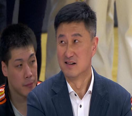 丟人！拿600萬(wàn)得3分，險(xiǎn)些輸球，粵蜜：把你時(shí)間給家政早收割比賽