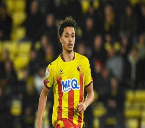 20歲，首秀，曼城主力，他是球隊救火英雄