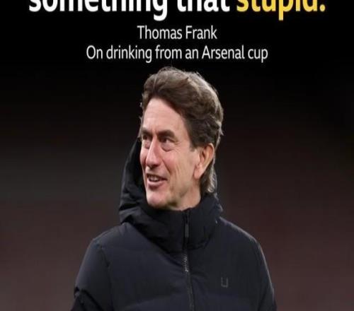 反了熱刺主帥用阿森納的杯子喝水