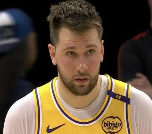 東契奇38分10板10助攻馬刺再勝湖人，湖人依舊需要詹姆斯