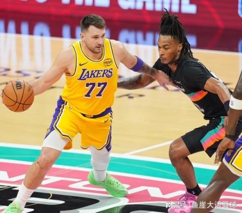 湖人91107馬刺！無(wú)奈的不是輸球，而是東契奇談?wù)材匪钩姓J(rèn)一事實(shí)