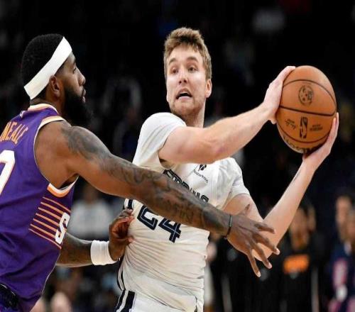 狂轟22三分！太陽7人上雙大勝灰熊狄龍21+7布克僅15中6