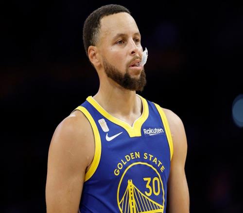 NBA今日里程碑！2人創生涯新高，東契奇超越威少，庫里歷史第1