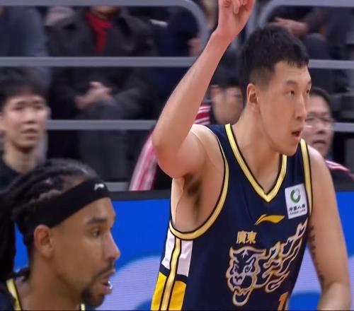 身高2米13+臂展2米39！廣東最適合的大外援曝光，或被朱芳雨搶下